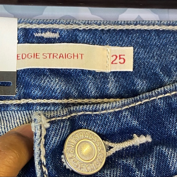 NWT Levi’s High Rise Wedgie Fit Straight Jeans - Picture 8 of 14